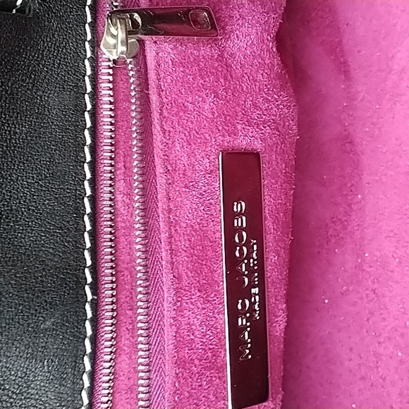 Marc Jacobs Vintage  Contrast Stitches Black Turlock Leather Bag - Picture 16 of 17